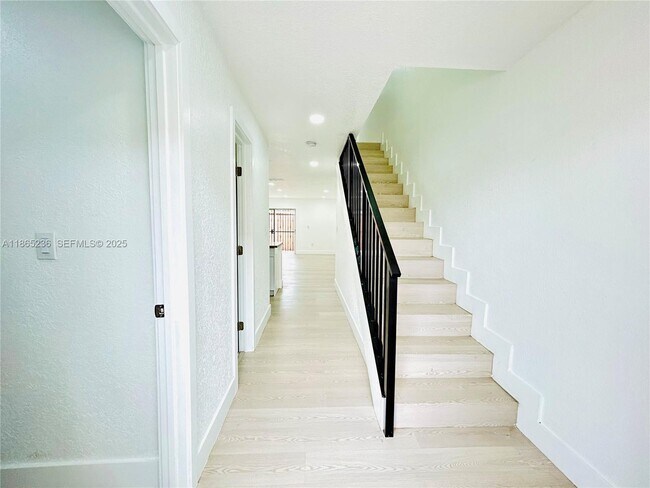 Building Photo - 3639 W 11th Ave