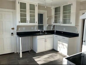 Building Photo - 12 Caswell Ave