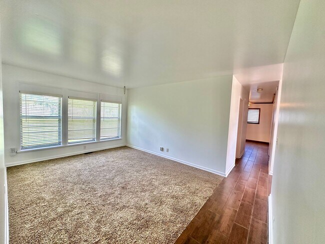 Building Photo - 3 BED 2 BATH-Longview Acres 2nd
