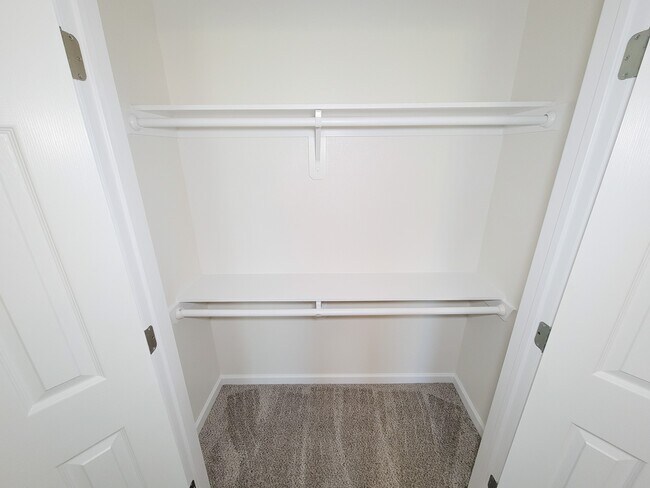 Building Photo - 413 S Market St