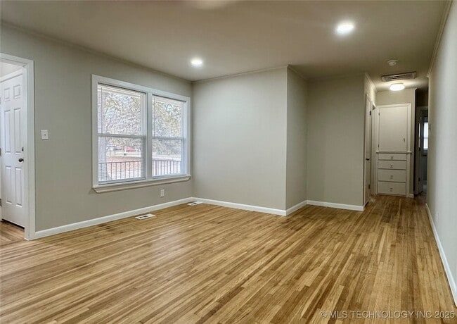 Building Photo - 5308 S Madison Ave