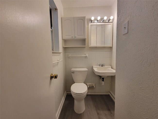 Building Photo - 3824 Modlin St