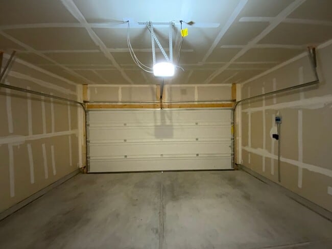 Building Photo - 4 Bedroom Newly Built Home Available Near ...