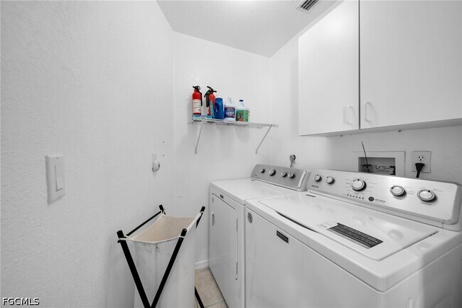 Building Photo - 3505 Surfside Blvd
