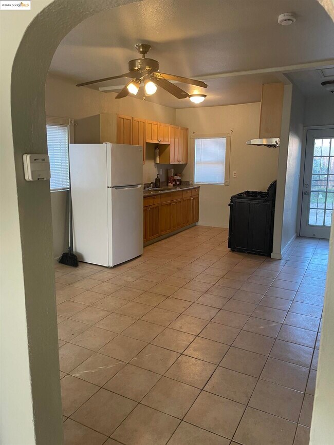 Building Photo - 3525 Bissell Ave