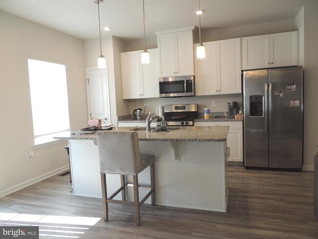 Building Photo - 309 Landing Dr