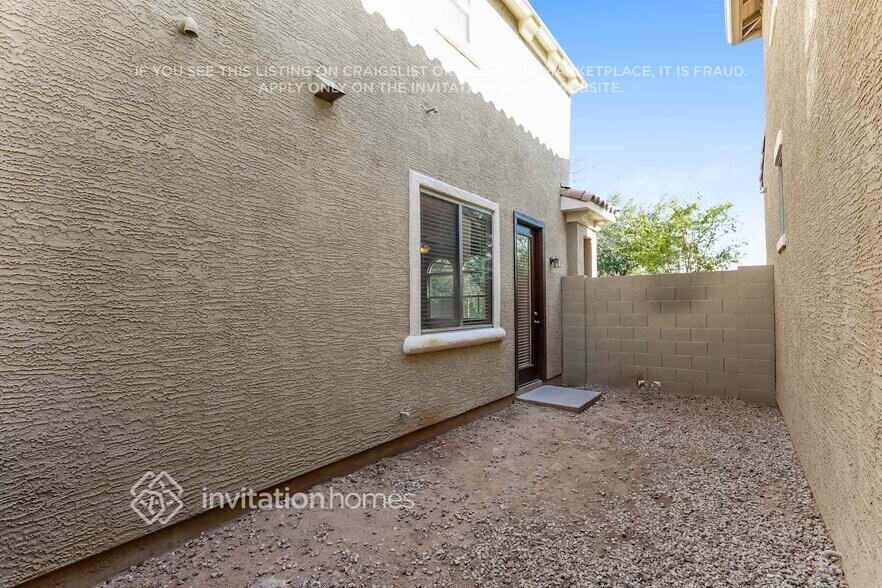 Building Photo - 451 S Hawes Rd