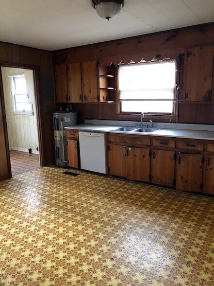 Building Photo - 2806 Florence Dr