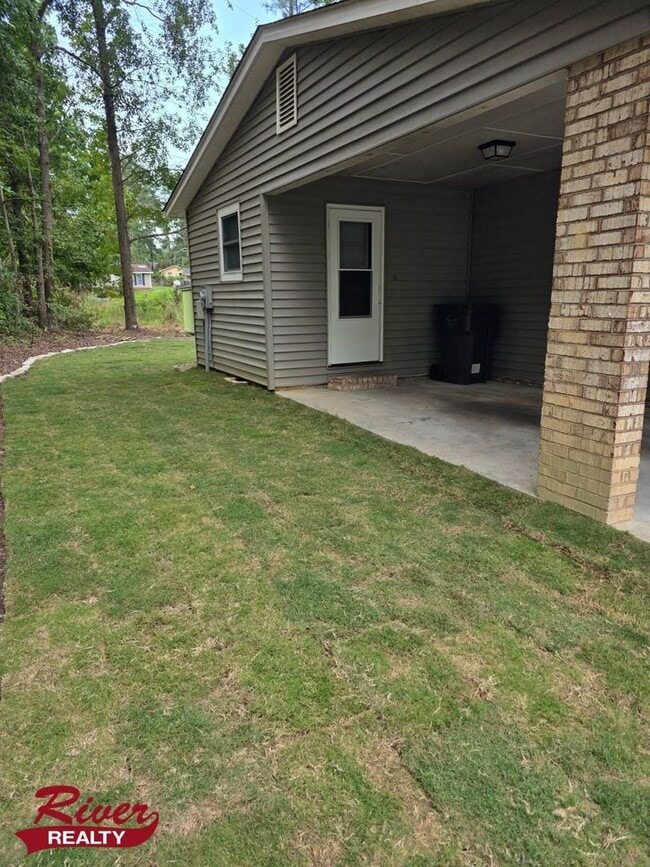 Building Photo - 3 Bedroom House in Hephzibah, Georgia