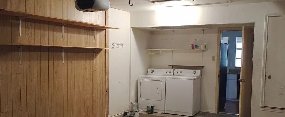 Building Photo - 1213 Silverton Ct