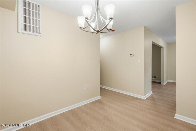 Building Photo - 203 Wellington Pl