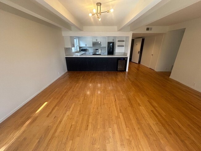 Building Photo - ***NEWLY RENOVATED 2 bed, 2 bath Townhouse in Carlsbad / La Costa - Available 06/01***