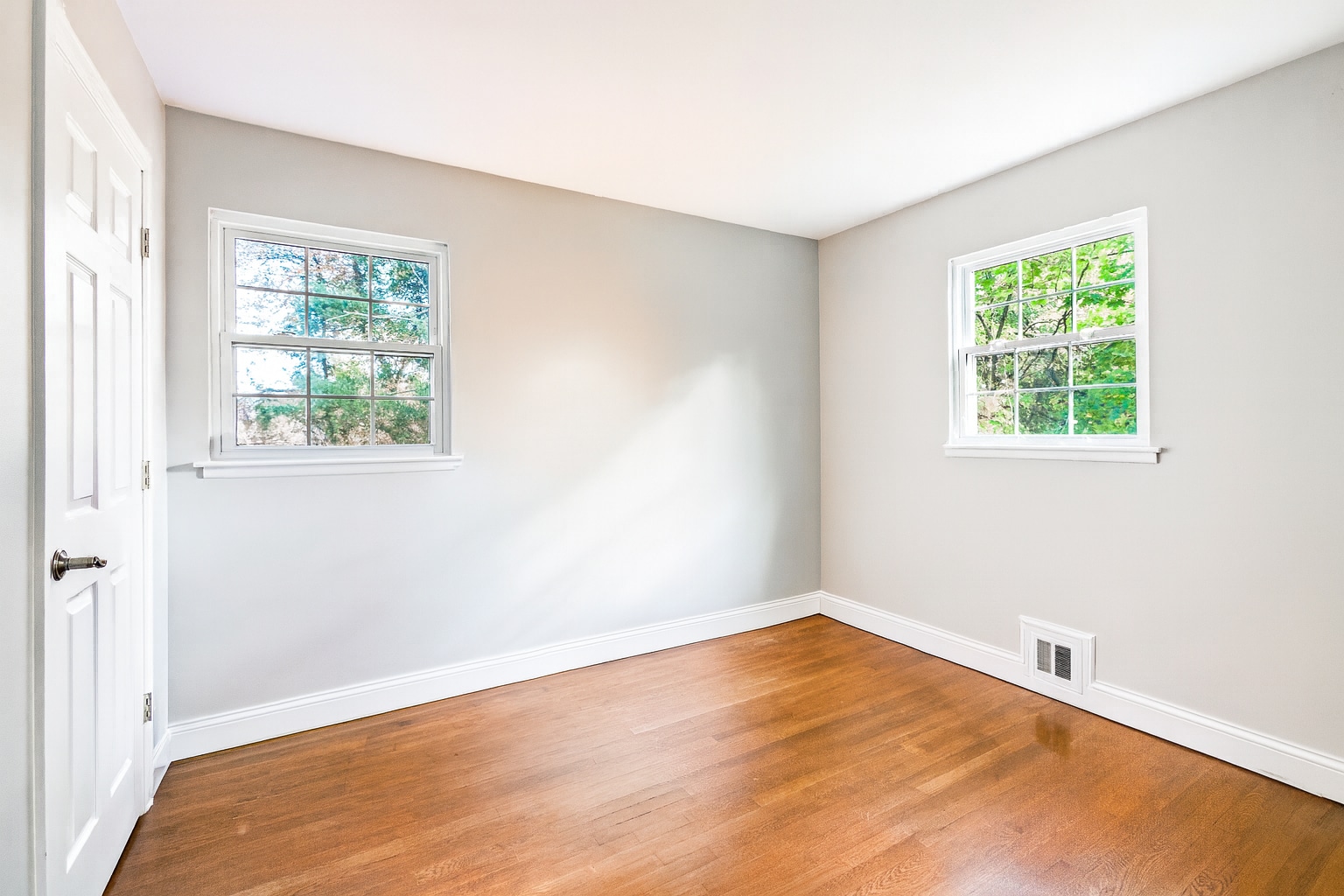 Building Photo - 10 Chestnut Ridge Rd
