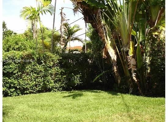 Building Photo - 809 Almeria Ave