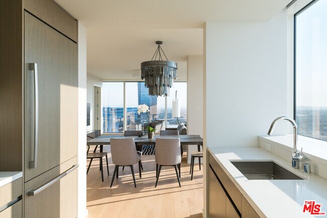 Building Photo - 889 Francisco St