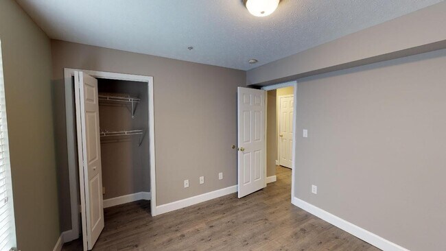 Building Photo - $995 PER BEDROOM! 3BR/2BA Condo Near UTK, ...