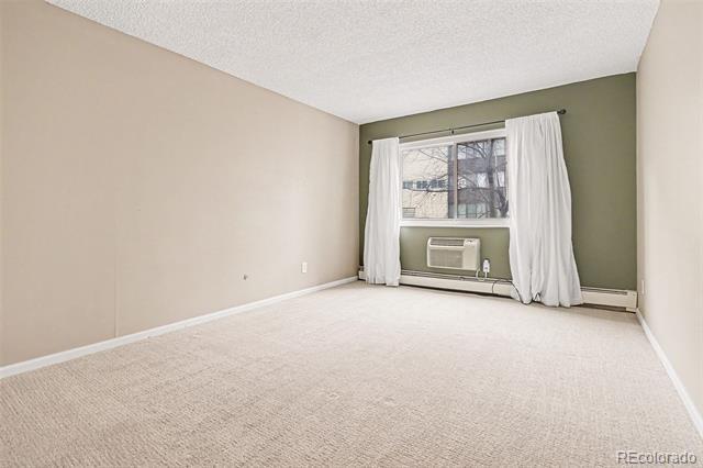 Building Photo - 3465 S Poplar St