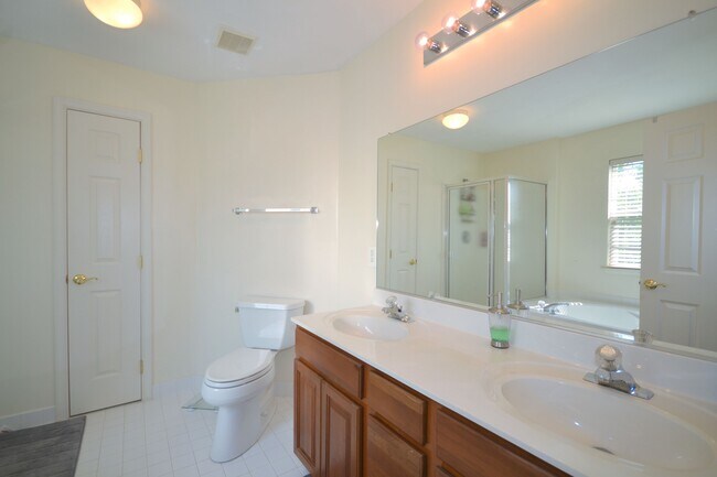 Building Photo - 326 Wheatfield Cir