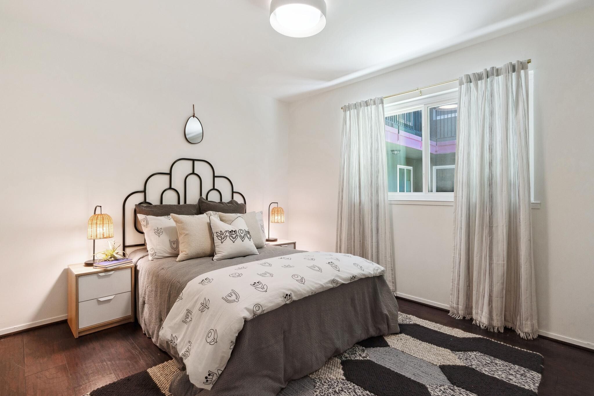 Building Photo - 6211 Telegraph Ave