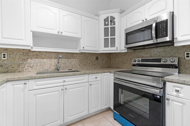 Building Photo - 6234 SW 151st Ct