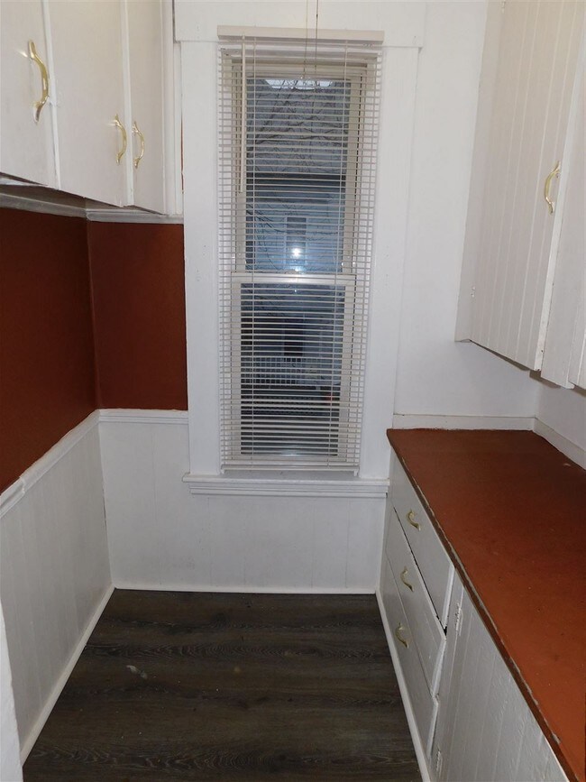 Building Photo - 54 Appleton St