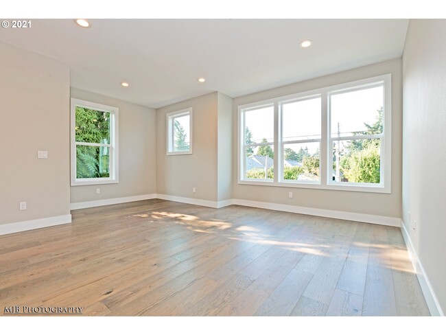 Living room - 2836 NE Killingsworth St