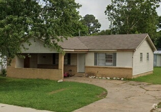 Building Photo - 3402 Race St