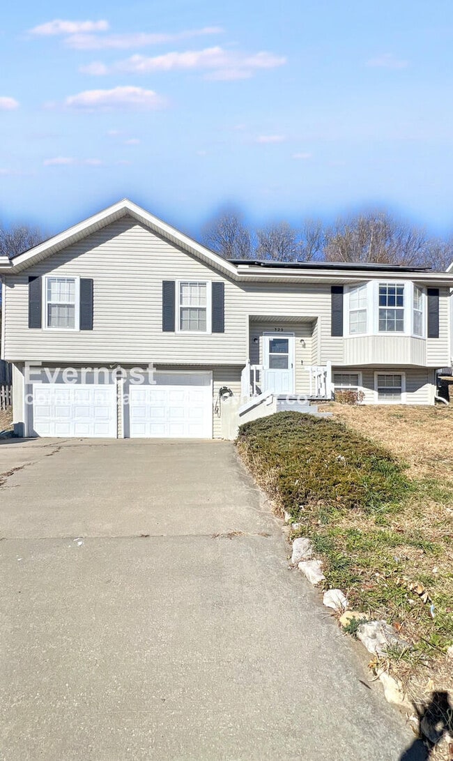 Building Photo - 325 Fawn Valley St