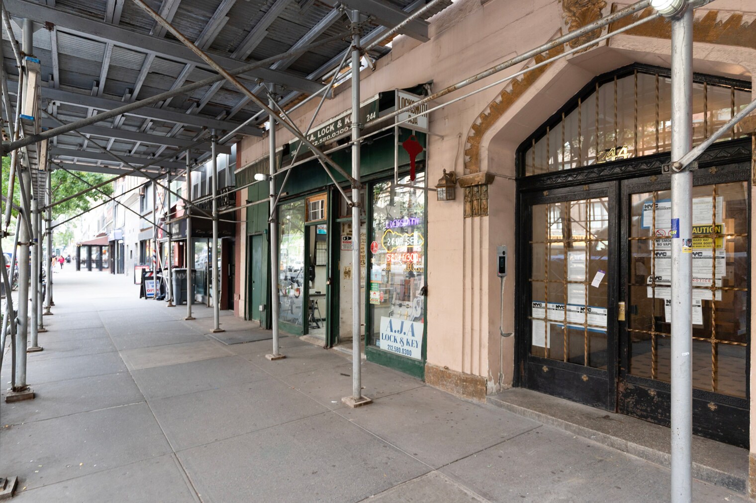 Building Photo - 244 W 72nd St