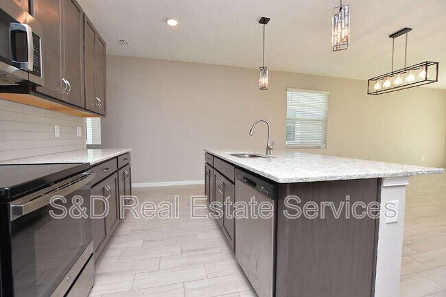 Building Photo - 6728 Great Bear Dr