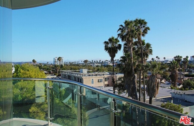 Building Photo - 8500 Burton Wy