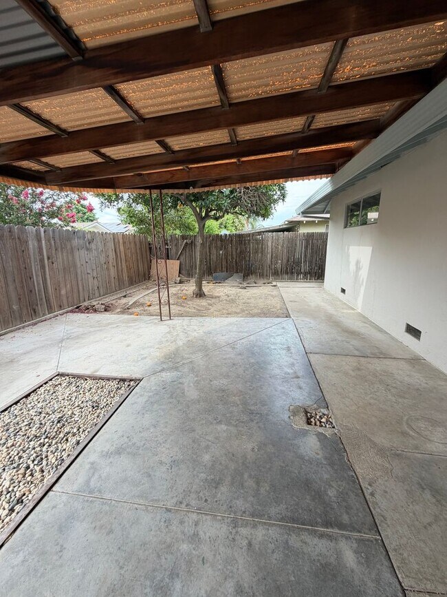 Building Photo - 3-Bedroom, 2-Bathroom Home for Rent – Move-In Ready!