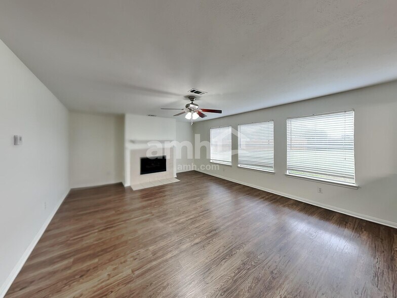 Building Photo - 16807 Pheasant Creek Ct