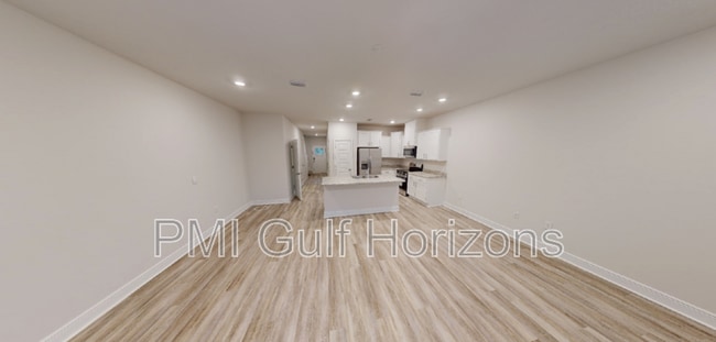 Building Photo - 710-E Giese Ln