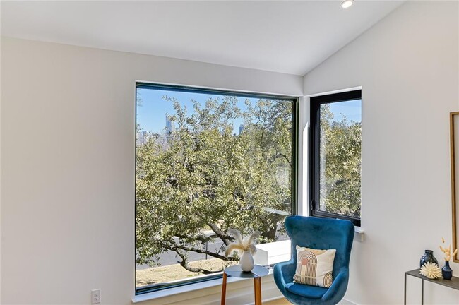 Building Photo - 2401 Trailside Dr