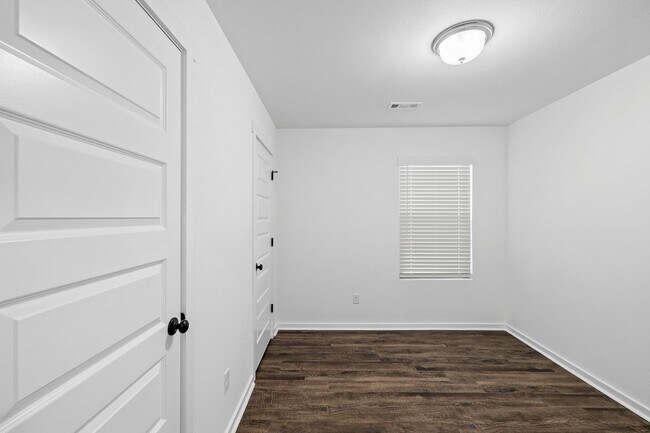 Building Photo - PROMOTION: $1299/MO OFF RENT FOR THE FIRST 3 MONTHS!!