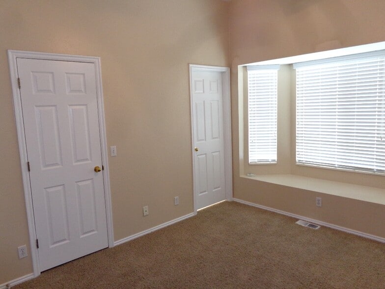 Building Photo - 6098 Monet Ct