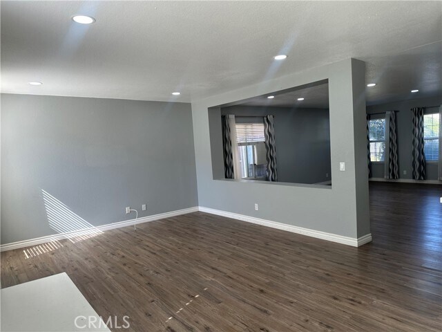 Building Photo - 8941 Carnation Dr