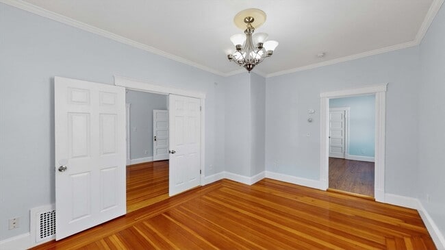 Building Photo - 10 Porter St