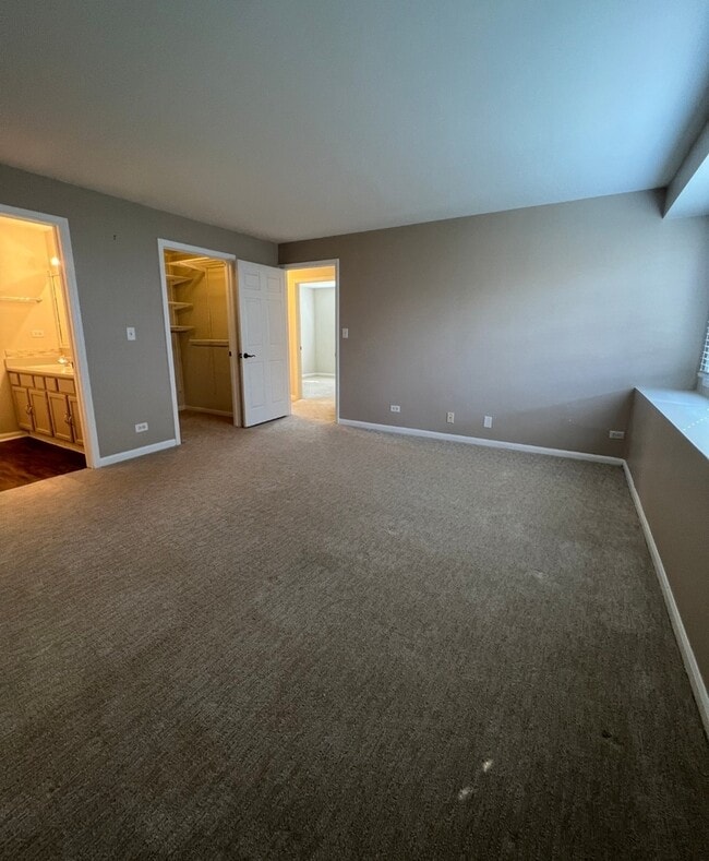 Building Photo - 7 Ashbury Ln E