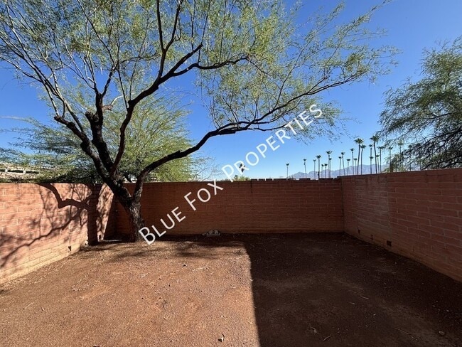 Building Photo - 322 N Hasman Dr