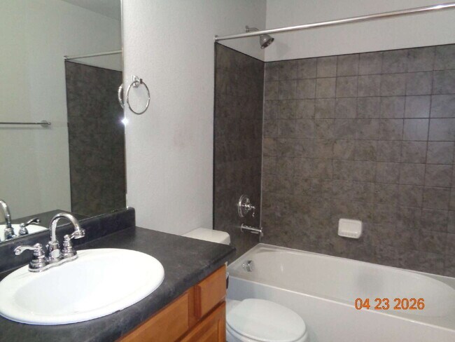 Building Photo - Lorson Ranch beauty