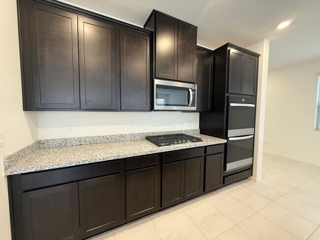 Building Photo - Modern Brand New Summerlin Home with 5 Bedrooms, Loft & Upgraded Finishes