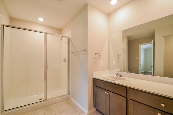 Building Photo - 904 Silver Maple Ln