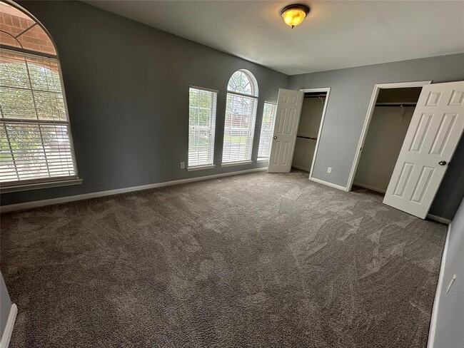 Building Photo - 6810 Crystal Point Dr