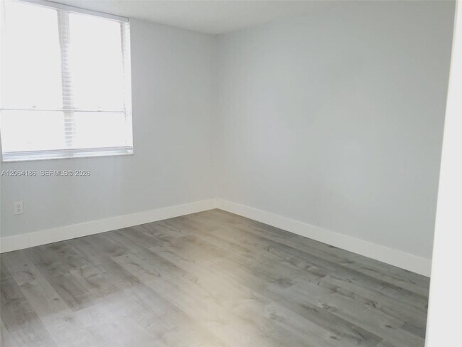 Building Photo - 6861 SW 147th Ave