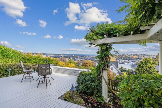 Building Photo - 1514 Bigelow Ave N