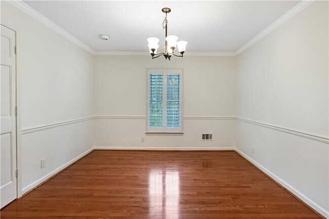 Building Photo - 4711 Nutmeg Way SW