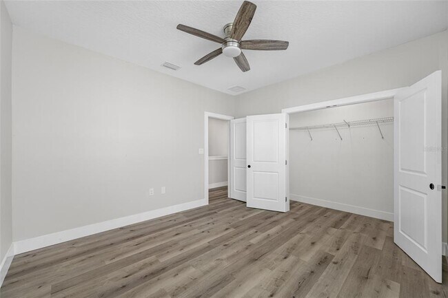 Building Photo - 6910 Dartmouth Ave N