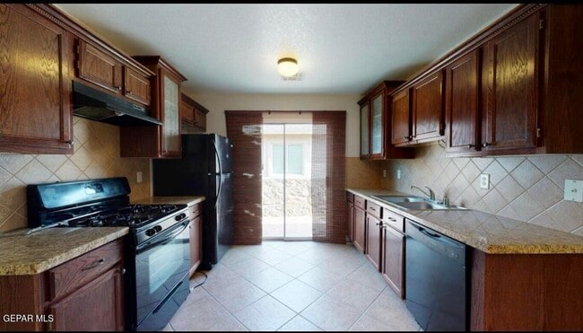 Building Photo - 14424 Jacinto Ramos Ave